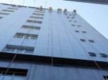 Dịch vụ lau kính tòa nhà Quận 9 Uy Tín