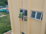 Quy trình lau kính nhà cao tầng