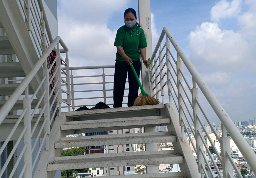 Vệ sinh Cầu thang nhà Xưởng tại Tây Ninh
