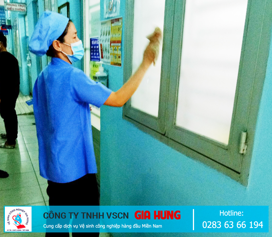 Lau kính cửa sổ bệnh viện