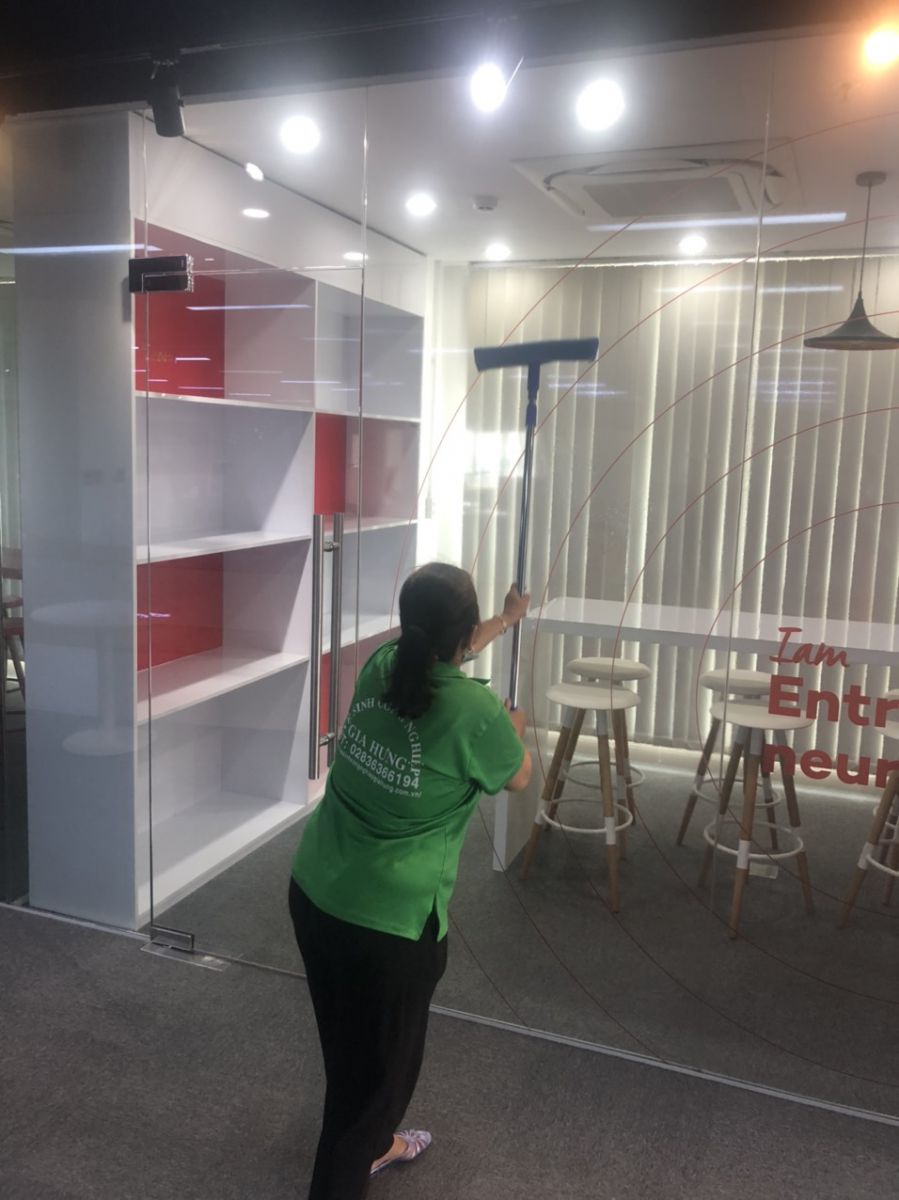 Giá thuê tạp vụ vệ sinh theo giờ tại Bình Dương