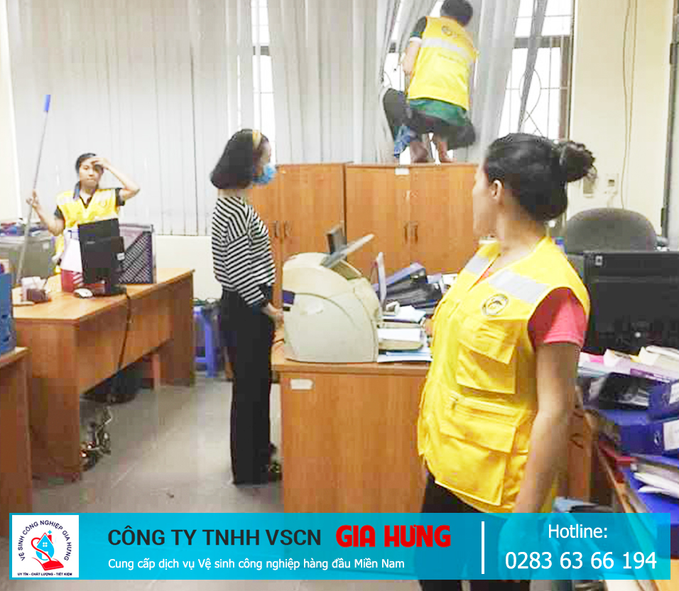 ve sinh van phong tai van phong cua trương